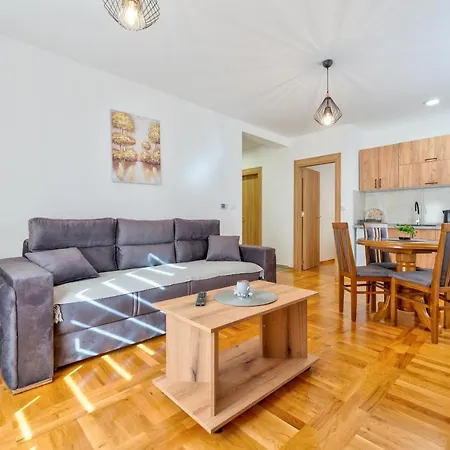 Apartman Ivona Apartment *